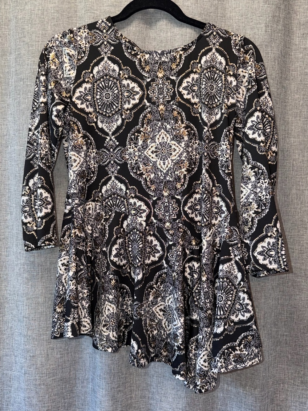 Roz & Ali Black & White Patterned Peplum Top Xsmall